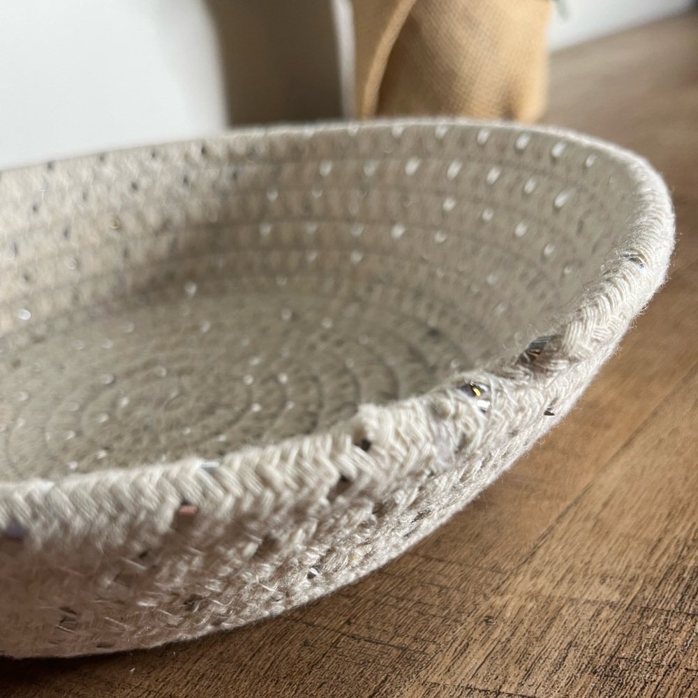 Round Rope Basket - Picture 3 of 12